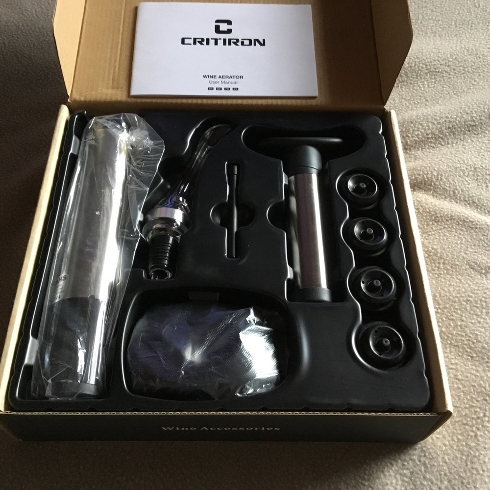 NWOT, wine aerator and wine pump and electric wine opener